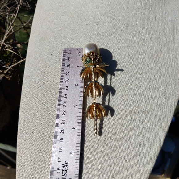 Large vintage pearl flower brooch - Picture 6 of 6